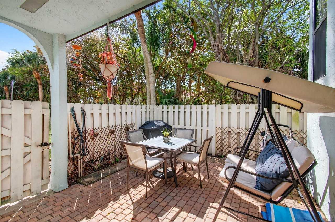 22380 Pineapple Walk Dr - Photo 4 of 41