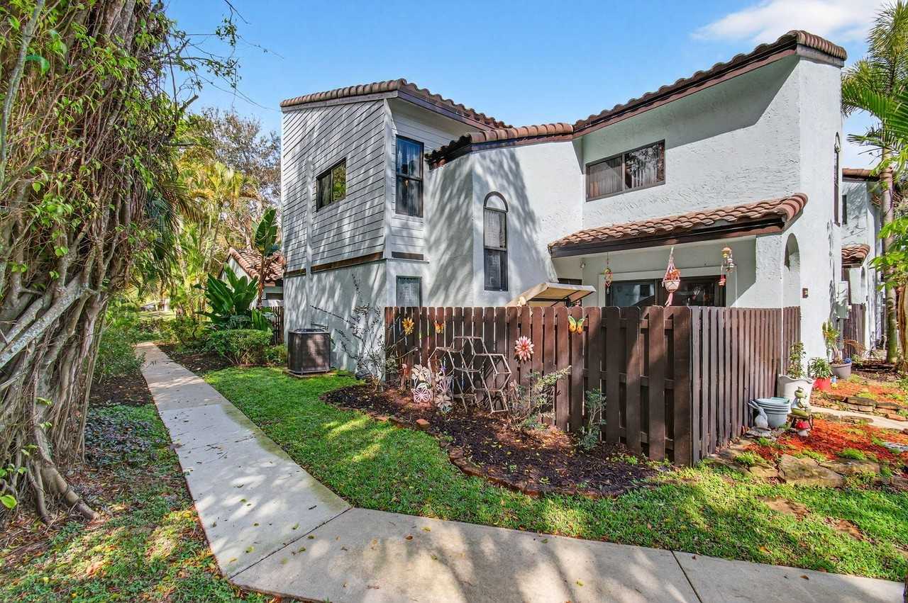 22380 Pineapple Walk Dr - Photo 6 of 41