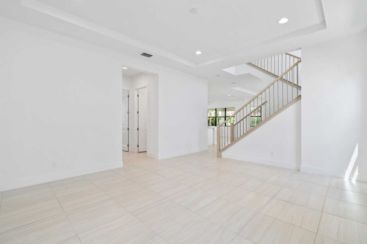 13577 Artisan Cir - Photo 6 of 34