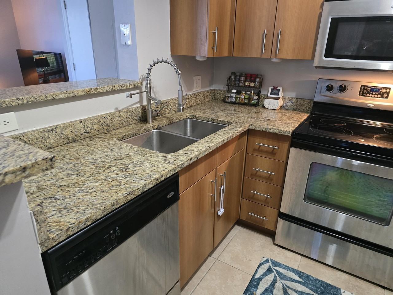 1215 Crystal Way #O - Photo 3 of 14