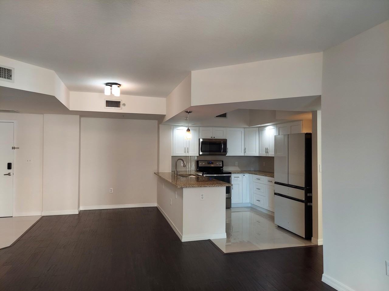 110 N Federal Hwy Apt 607 - Photo 3 of 19