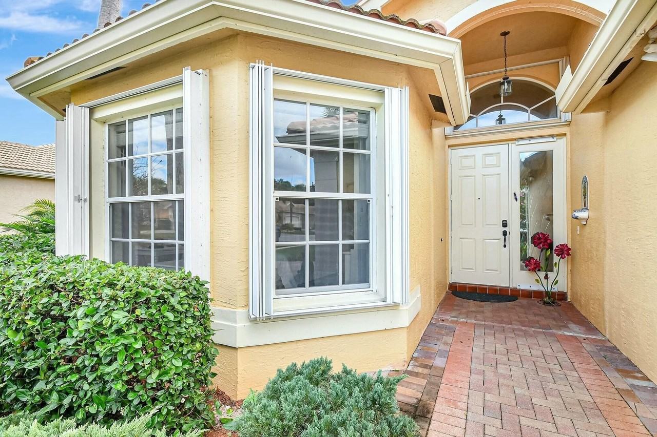 7436 Maple Ridge Trl - Photo 5 of 50