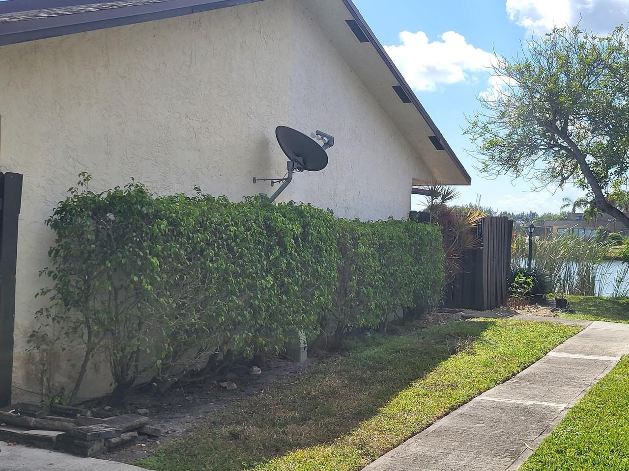 1801 Waterview Cir - Photo 2 of 14