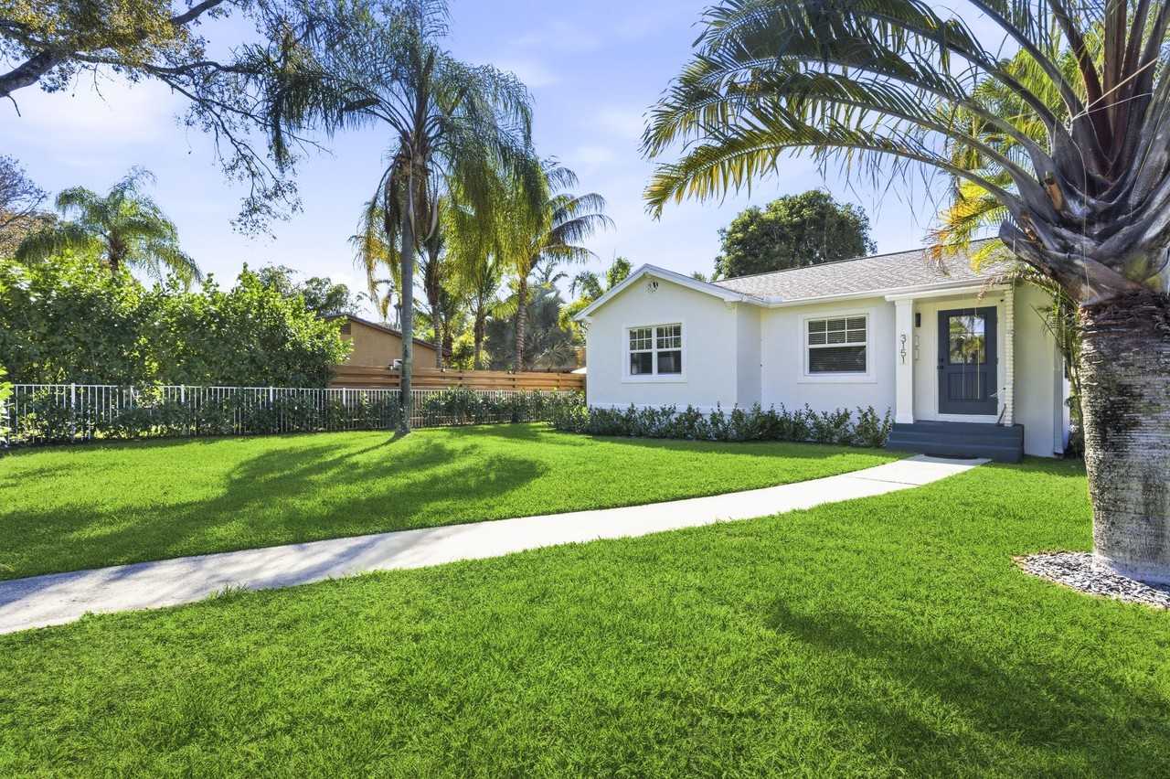 3151 Poinsettia Ave - Photo 2 of 31