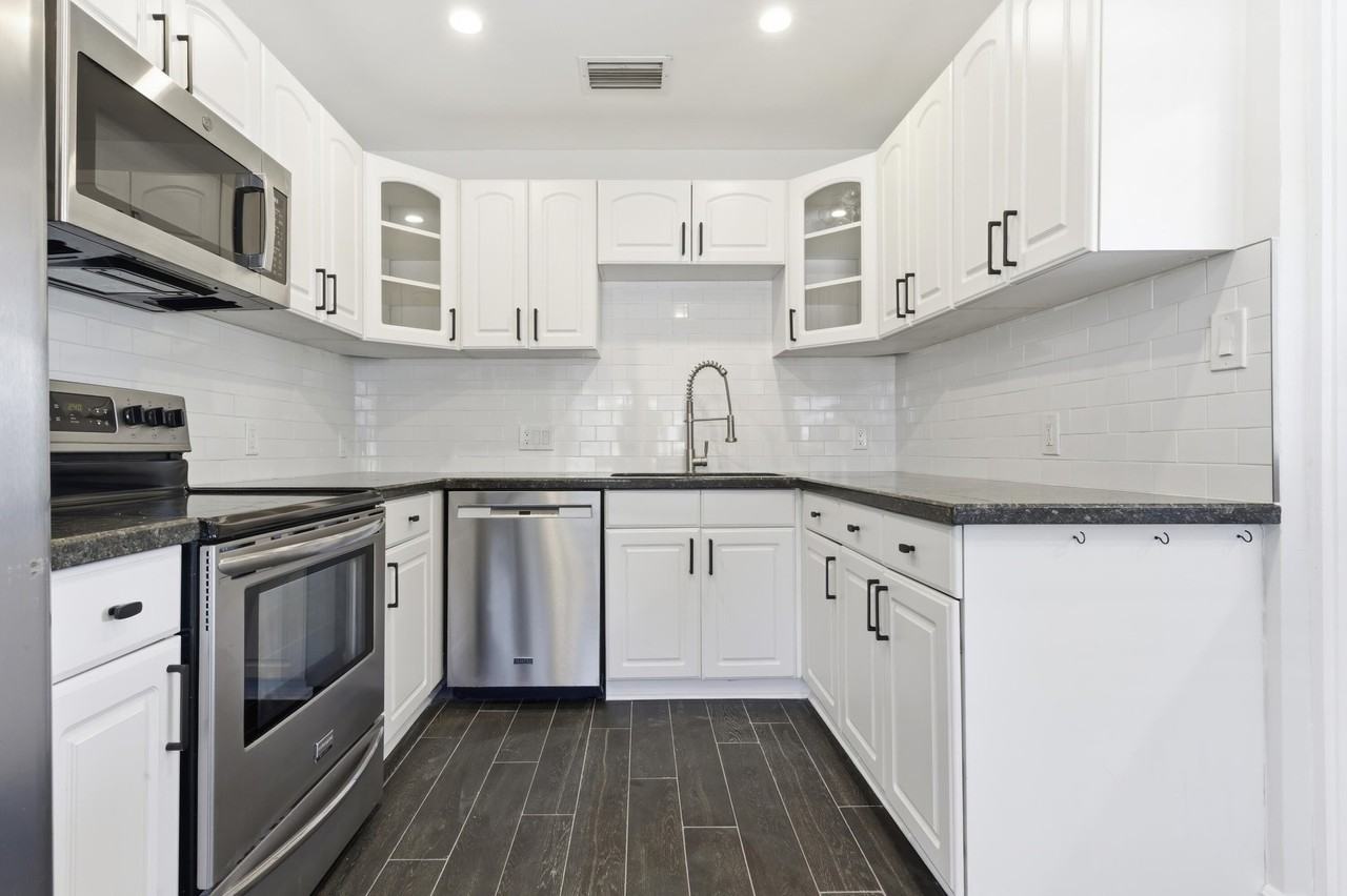 3151 Poinsettia Ave - Photo 6 of 31