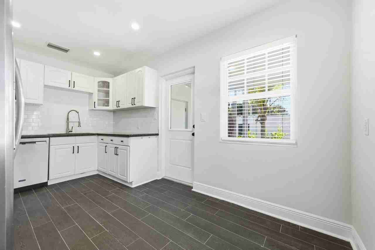 3151 Poinsettia Ave - Photo 7 of 31