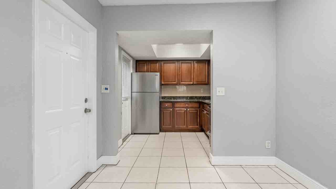 626 Sw 14th Ave Apt 111 - Photo 6 of 13