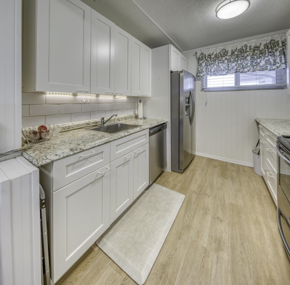 2566 Garden Dr S - Photo 5 of 12