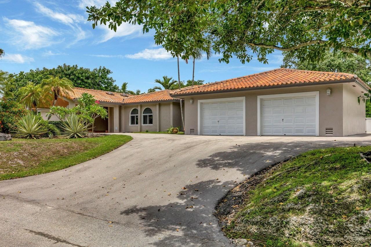 9980 Sw 83rd Ave - Photo 5 of 39