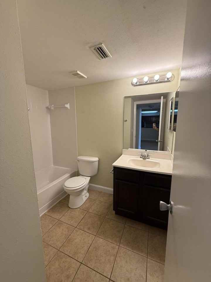 7640 Westwood Dr Apt 402 - Photo 7 of 20