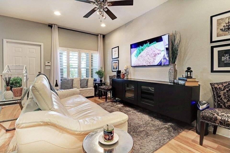 400 Lake Monterey Cir - Photo 4 of 37