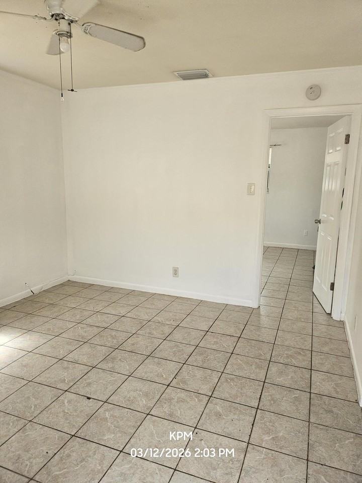 919 Selkirk St - Photo 7 of 7