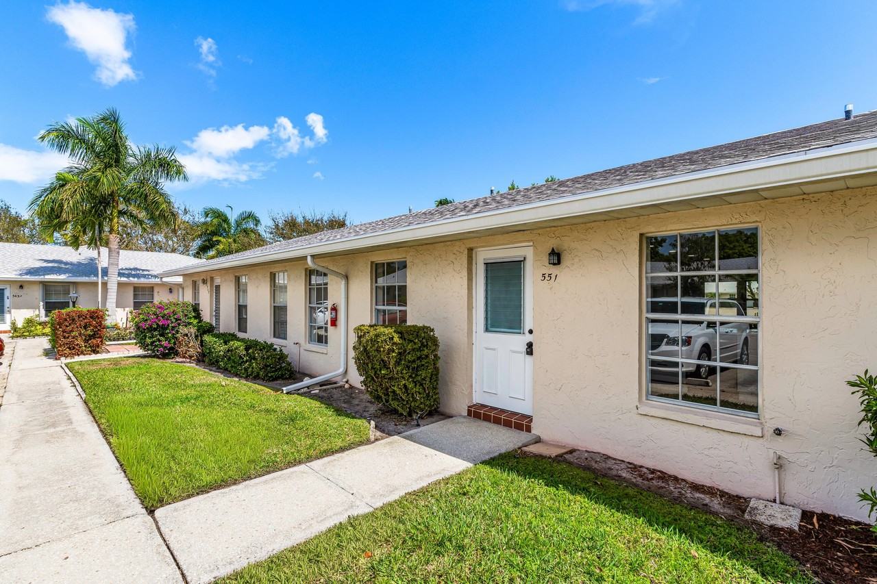 551 Covered Bridge Blvd - Photo 2 of 33