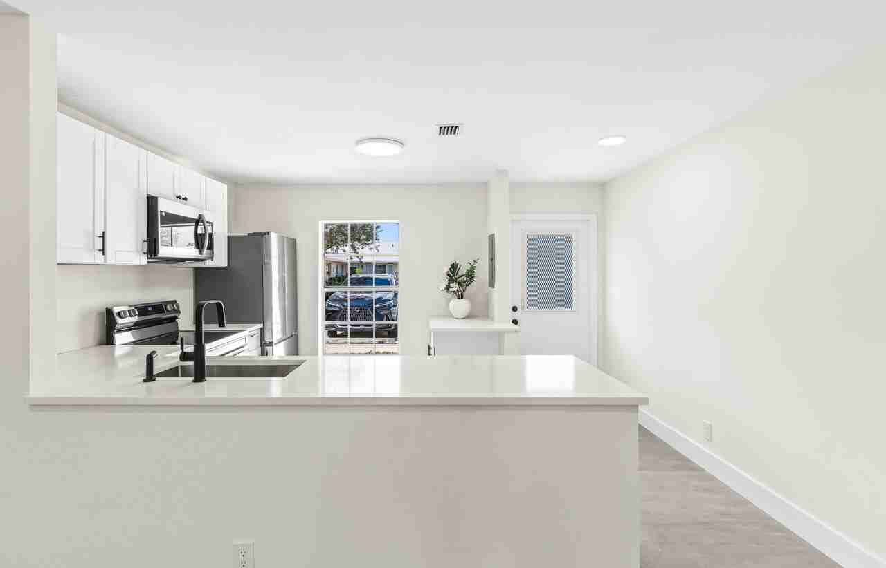 551 Covered Bridge Blvd - Photo 3 of 33