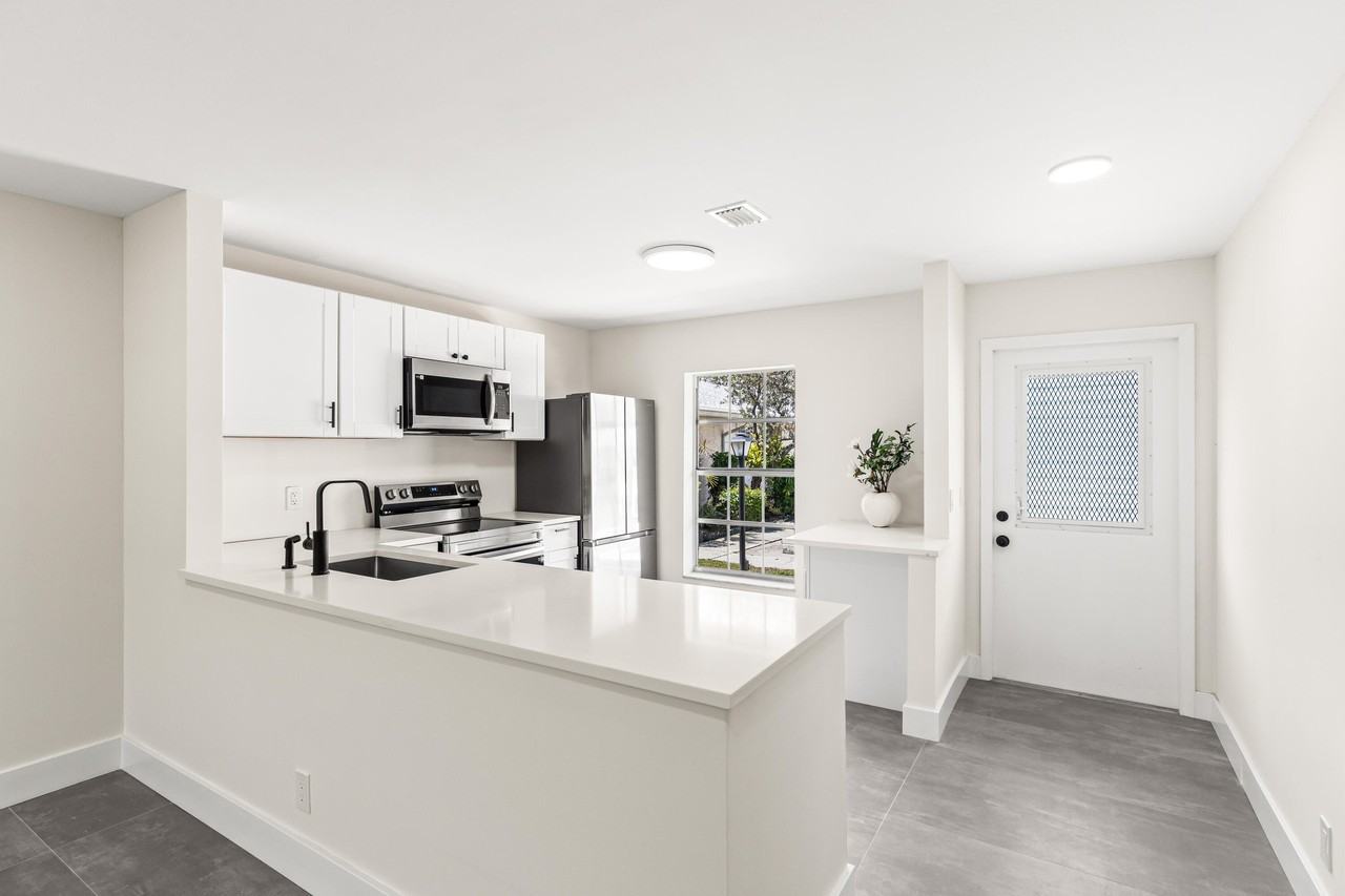 551 Covered Bridge Blvd - Photo 4 of 33