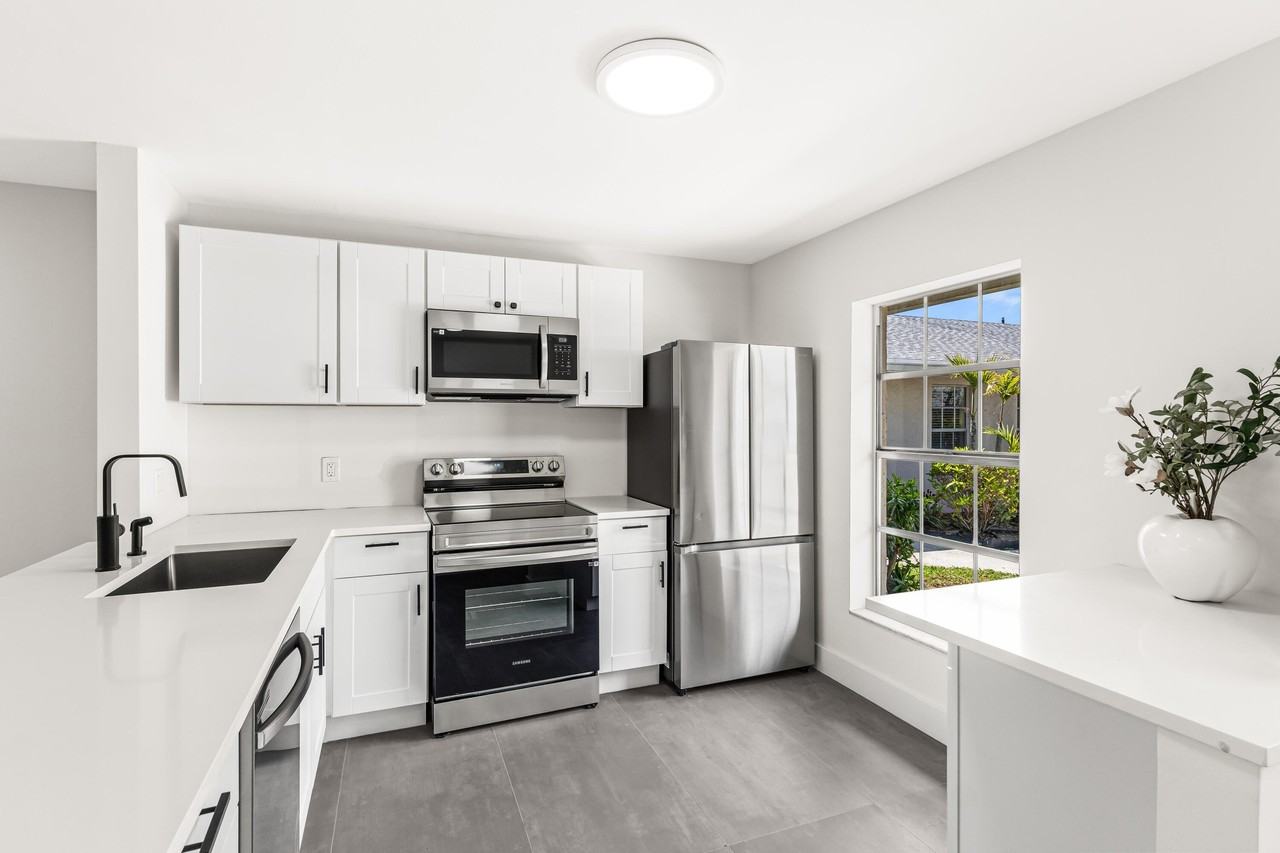 551 Covered Bridge Blvd - Photo 5 of 33