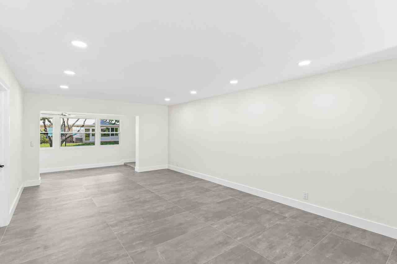 551 Covered Bridge Blvd - Photo 7 of 33