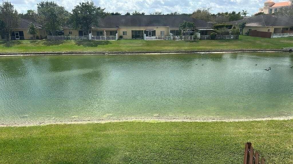 3350 Ne 13th Circle Dr Unit 206 - Photo 4 of 24