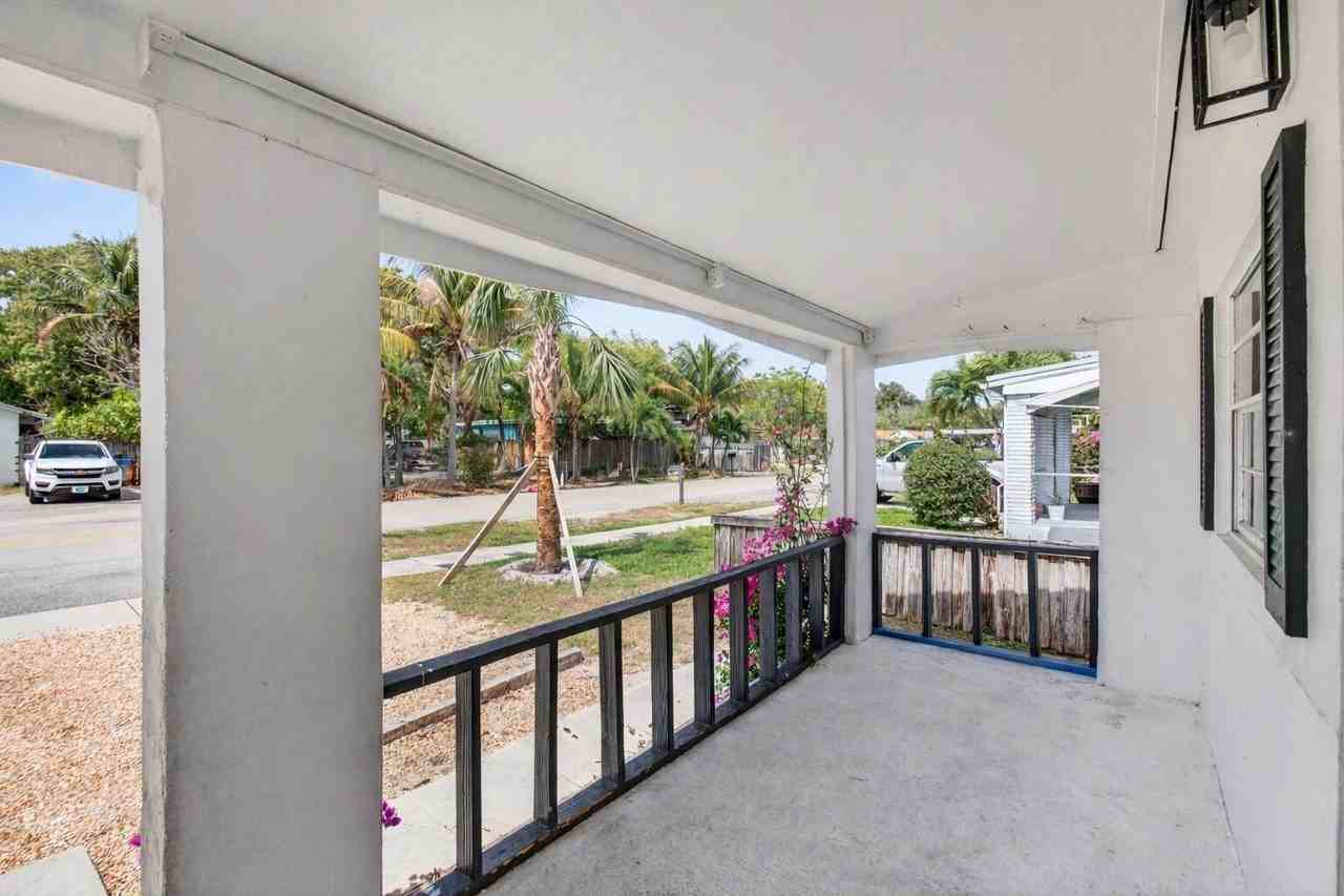 506 N Broadway Apt A - Photo 4 of 14