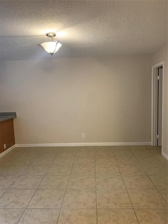 2161 Orange Grove Dr Unit D-9 - Photo 5 of 15