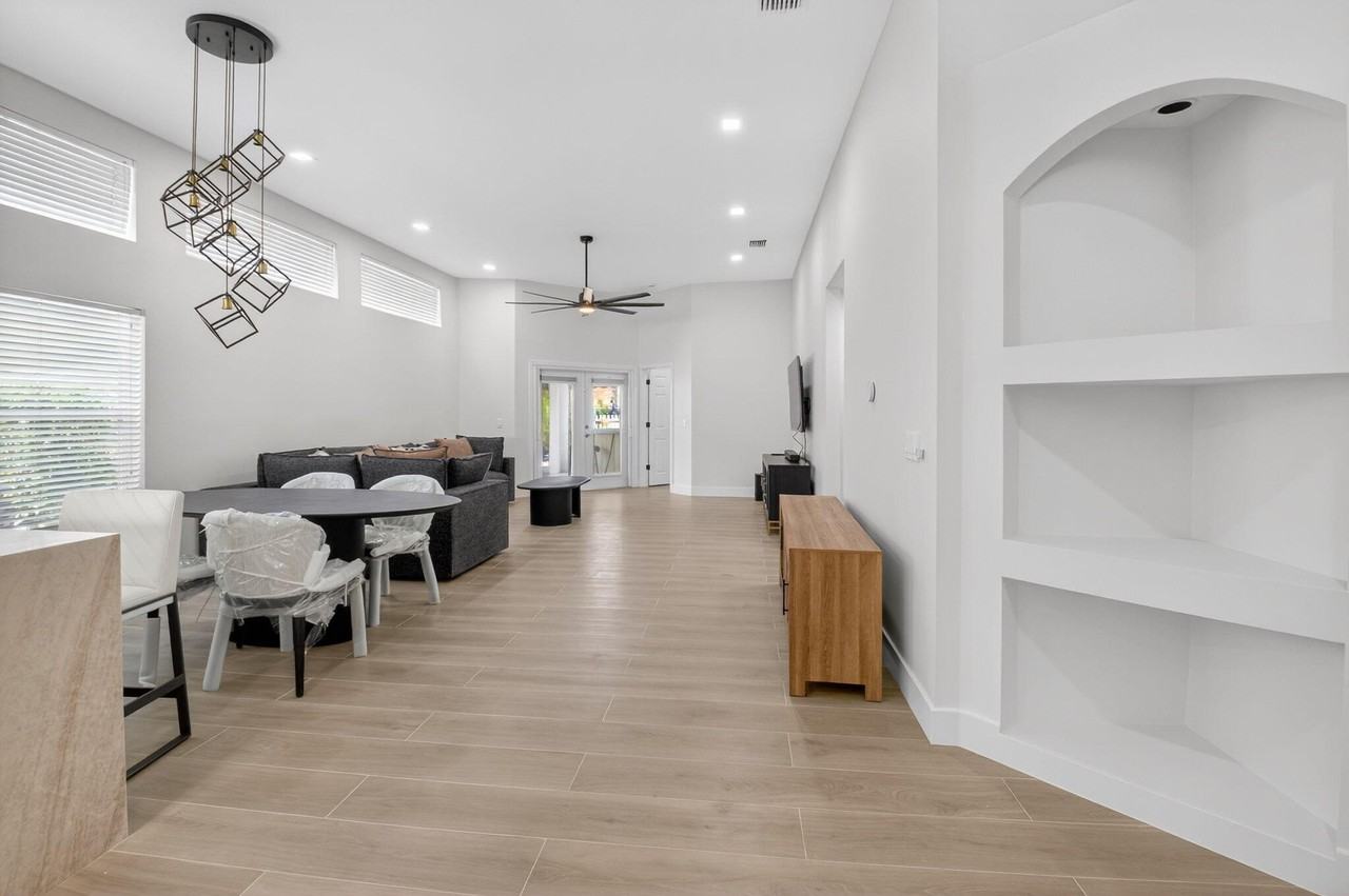 1095 Anchor Pt - Photo 5 of 50