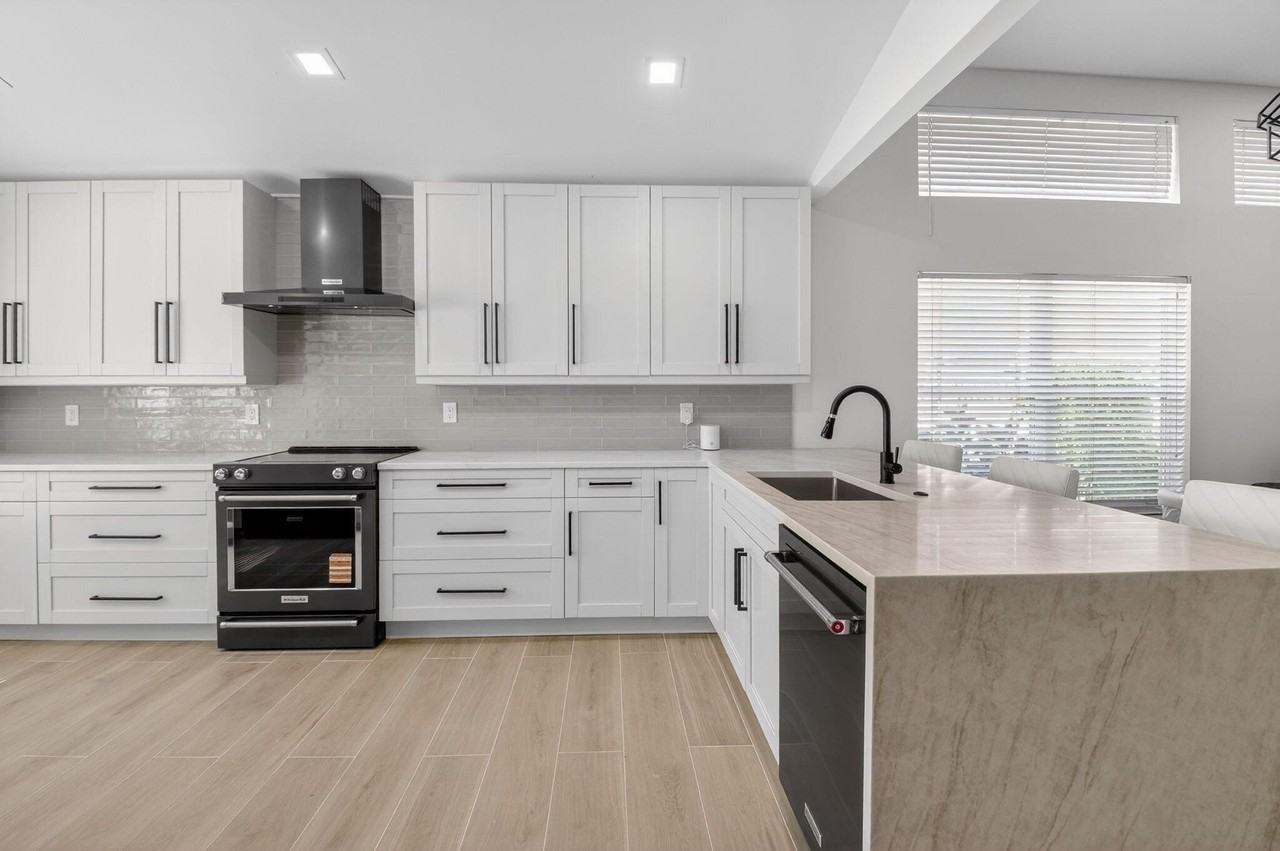 1095 Anchor Pt - Photo 6 of 50