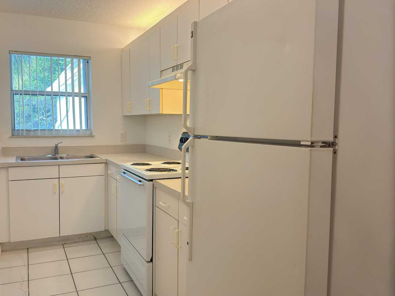 9013 Nw 38th Dr Apt 207 - Photo 5 of 13