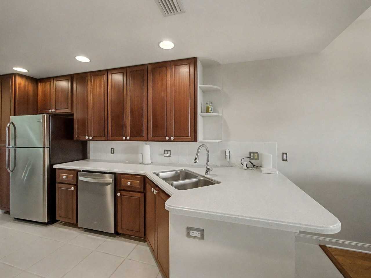 124 Courtenay Ct - Photo 4 of 20