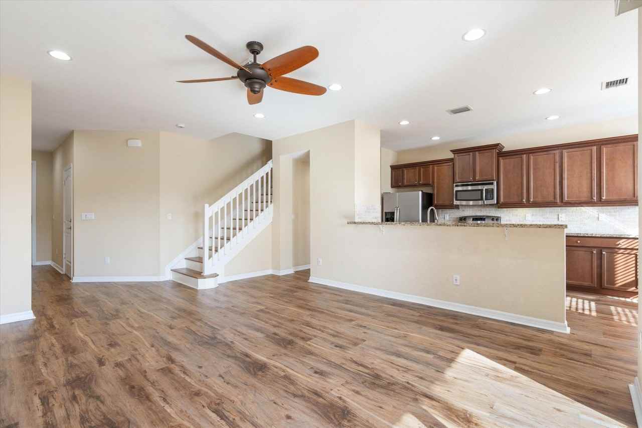 119 Gramercy Square Dr - Photo 5 of 22