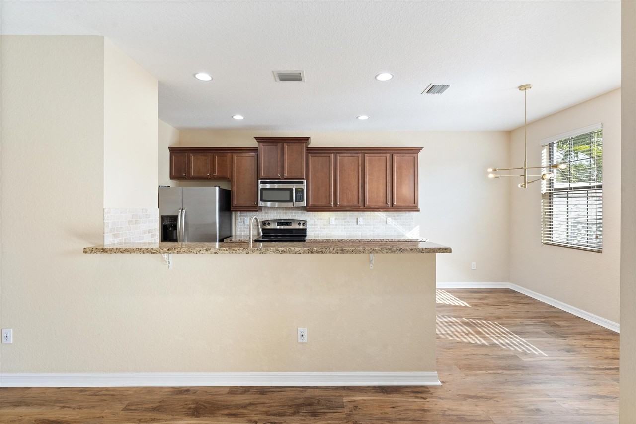 119 Gramercy Square Dr - Photo 7 of 22