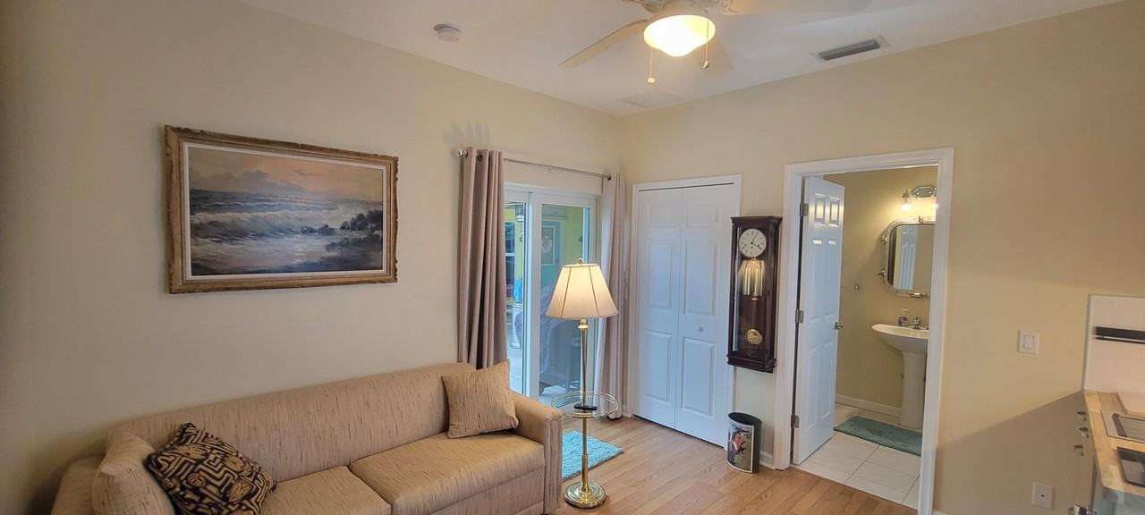 5044 Se Horseshoe Point Rd - Photo 2 of 5