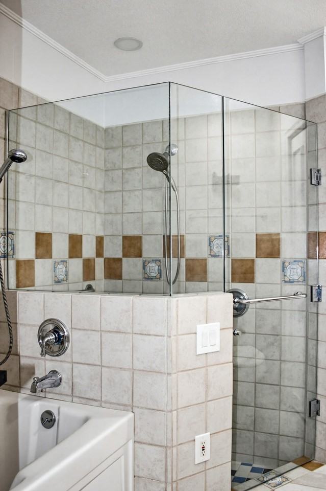 4567 Brook Dr - Photo 4 of 38