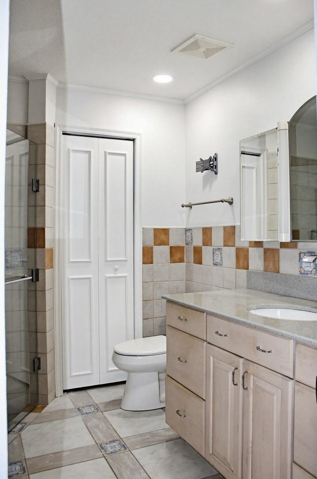 4567 Brook Dr - Photo 5 of 38