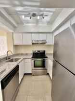 752 Executive Center Dr Apt 33 - Photo 1 of 1