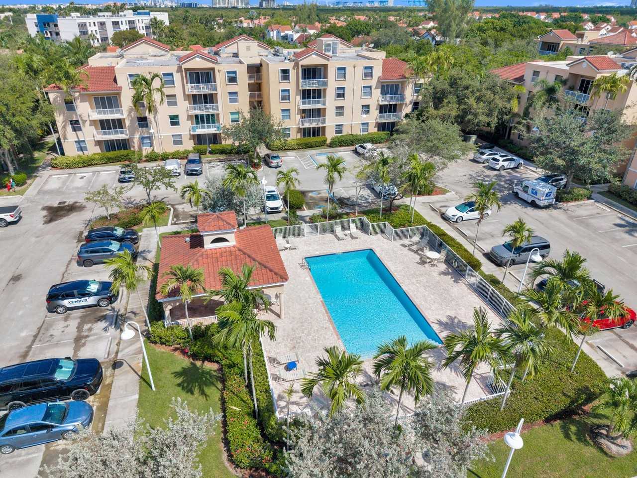 529 E Sheridan St Unit 2061 - Photo 3 of 33