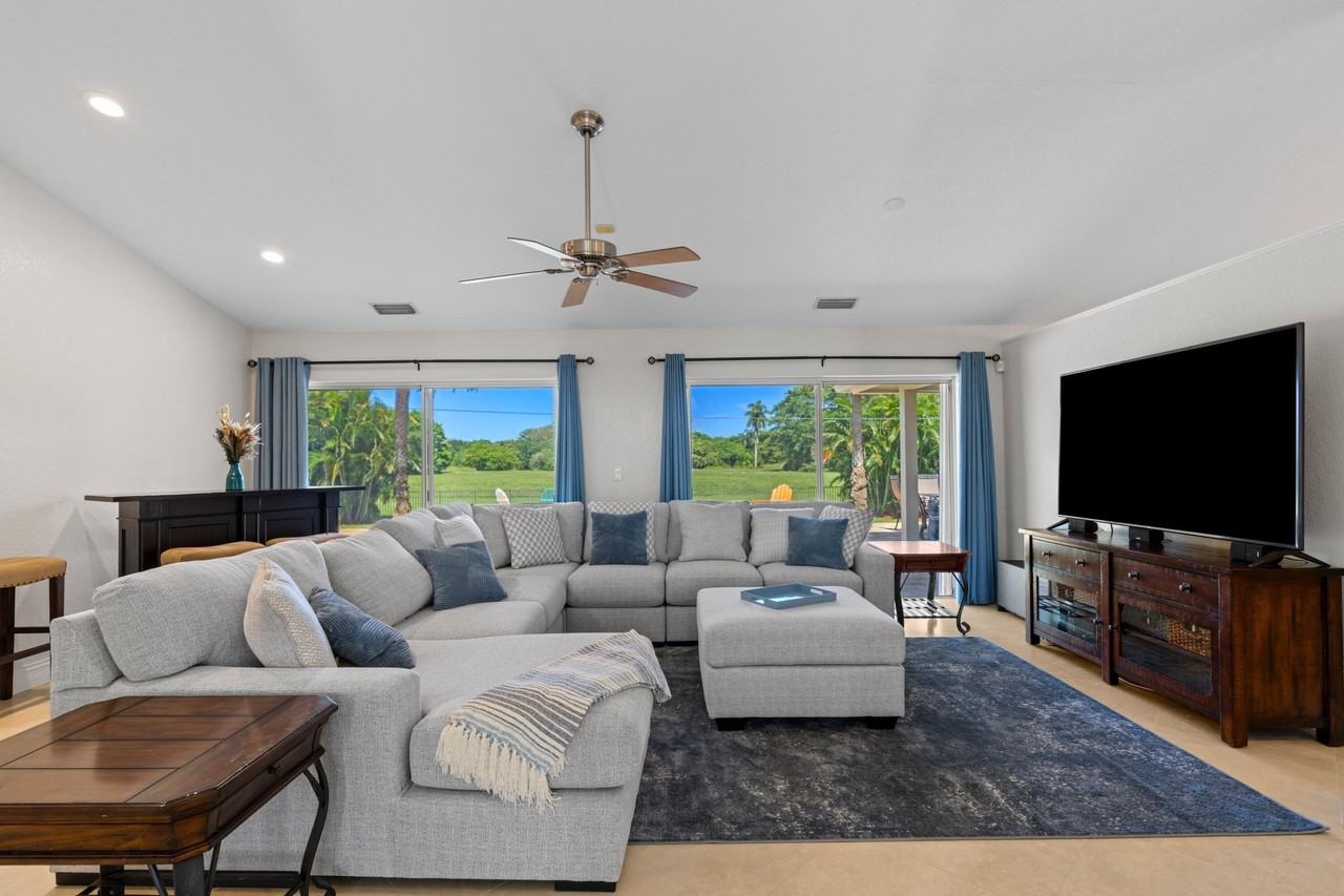 7598 Fairway Trl - Photo 5 of 50