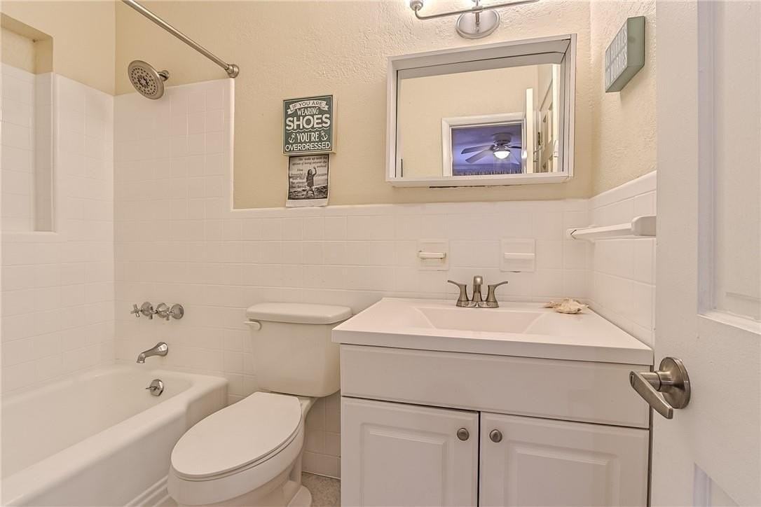 2680 Ne 24th St - Photo 7 of 50