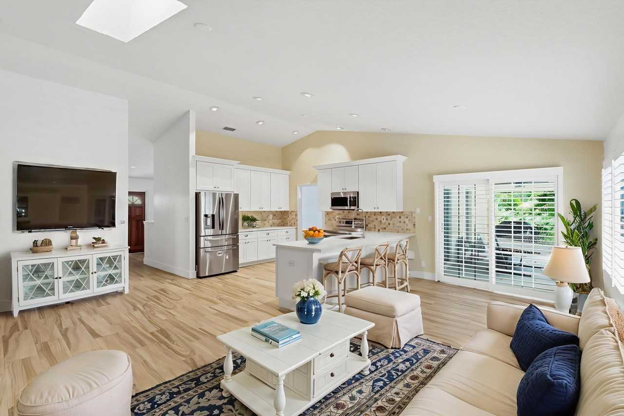 2700 Yarmouth Dr - Photo 4 of 25