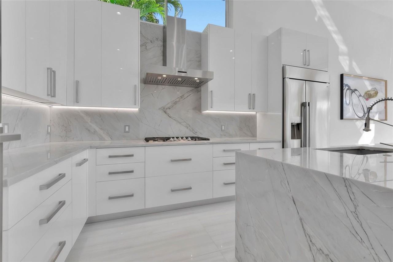 4088 Nw Briarcliff Cir - Photo 6 of 36