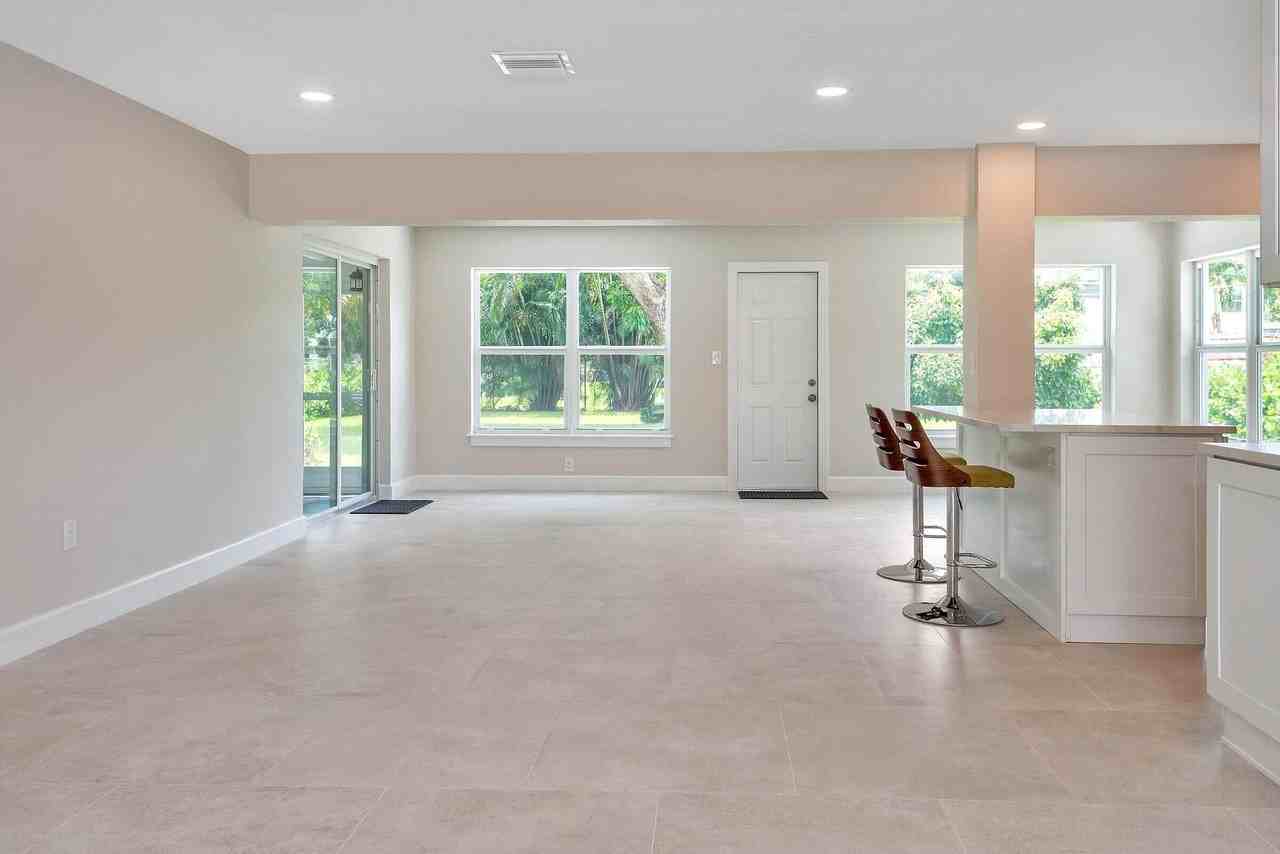 2001 Collier Ave - Photo 4 of 21