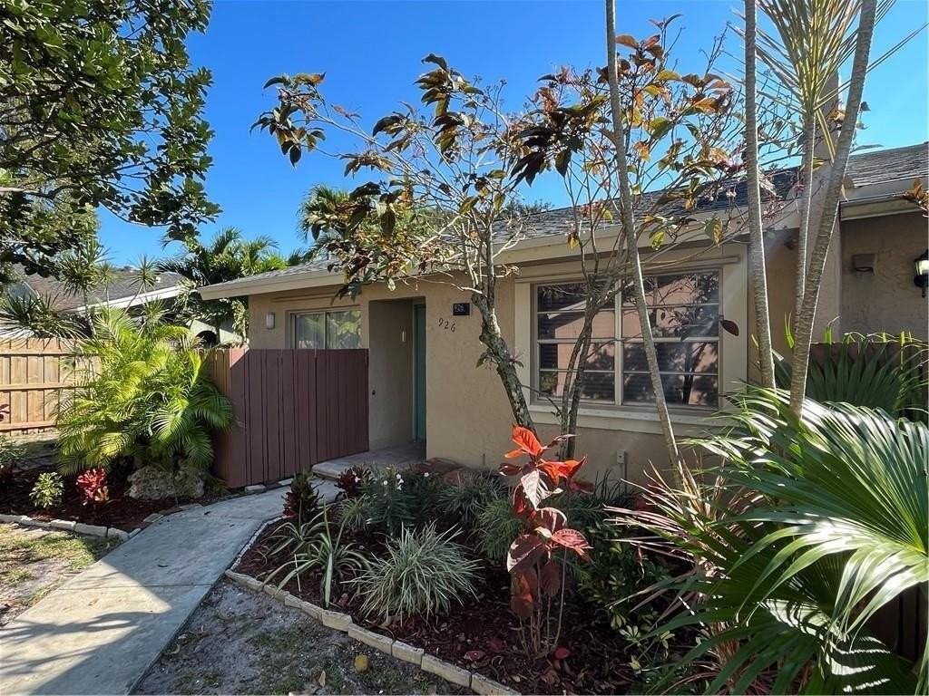 926 Banks Rd - Photo 2 of 9