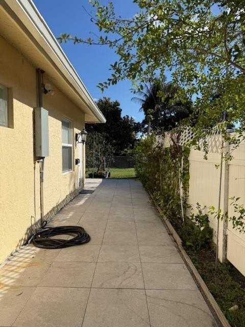 13432 63rd Ln N - Photo 2 of 10