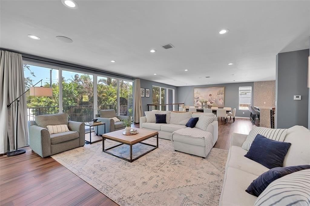 640 Ne 17th Way - Photo 4 of 25