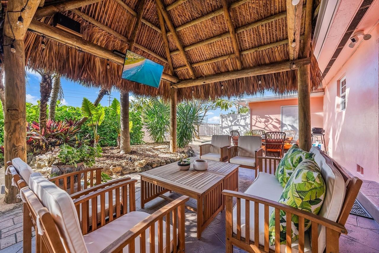 381 Zenith Ln - Photo 2 of 11