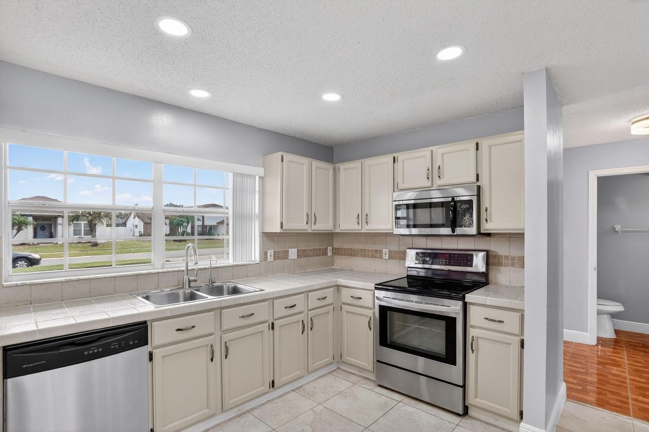 14912 White Magnolia Ct - Photo 6 of 50