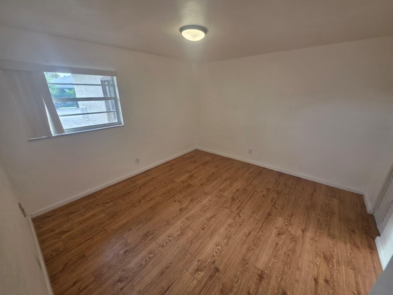 3103 Nw 3rd Ave - Photo 2 of 8