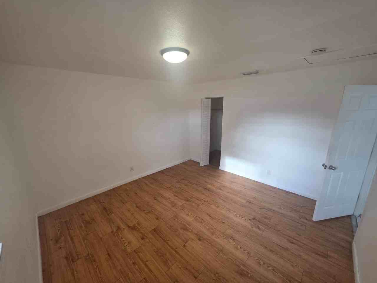 3103 Nw 3rd Ave - Photo 5 of 8