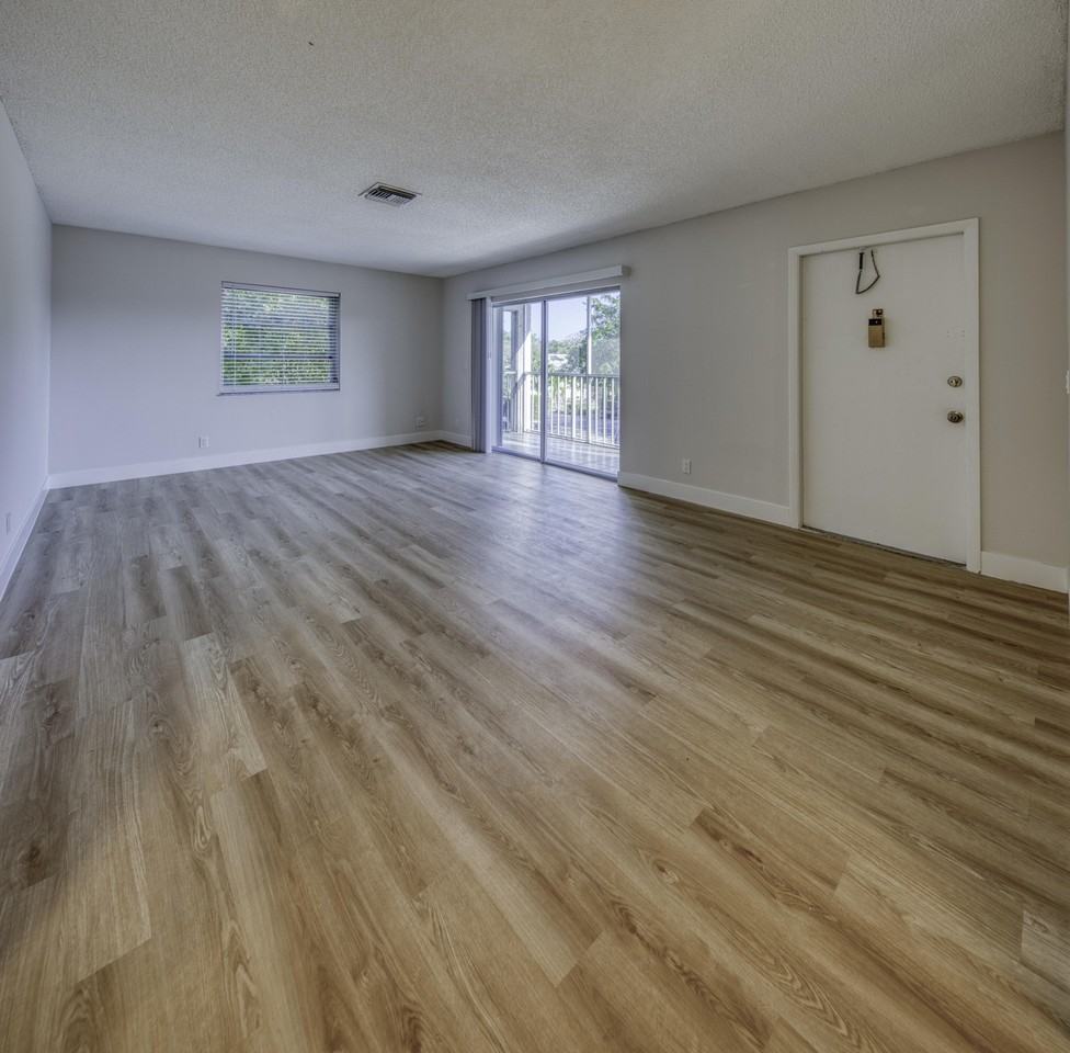 531 N J St Apt 5 - Photo 2 of 17