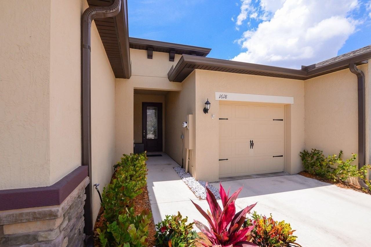 1618 Merriment Way - Photo 2 of 32