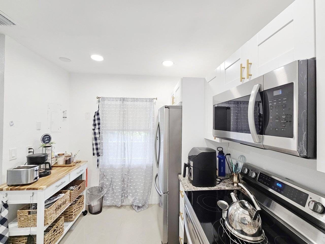 7807 Golf Circle Dr Apt 305 - Photo 2 of 9